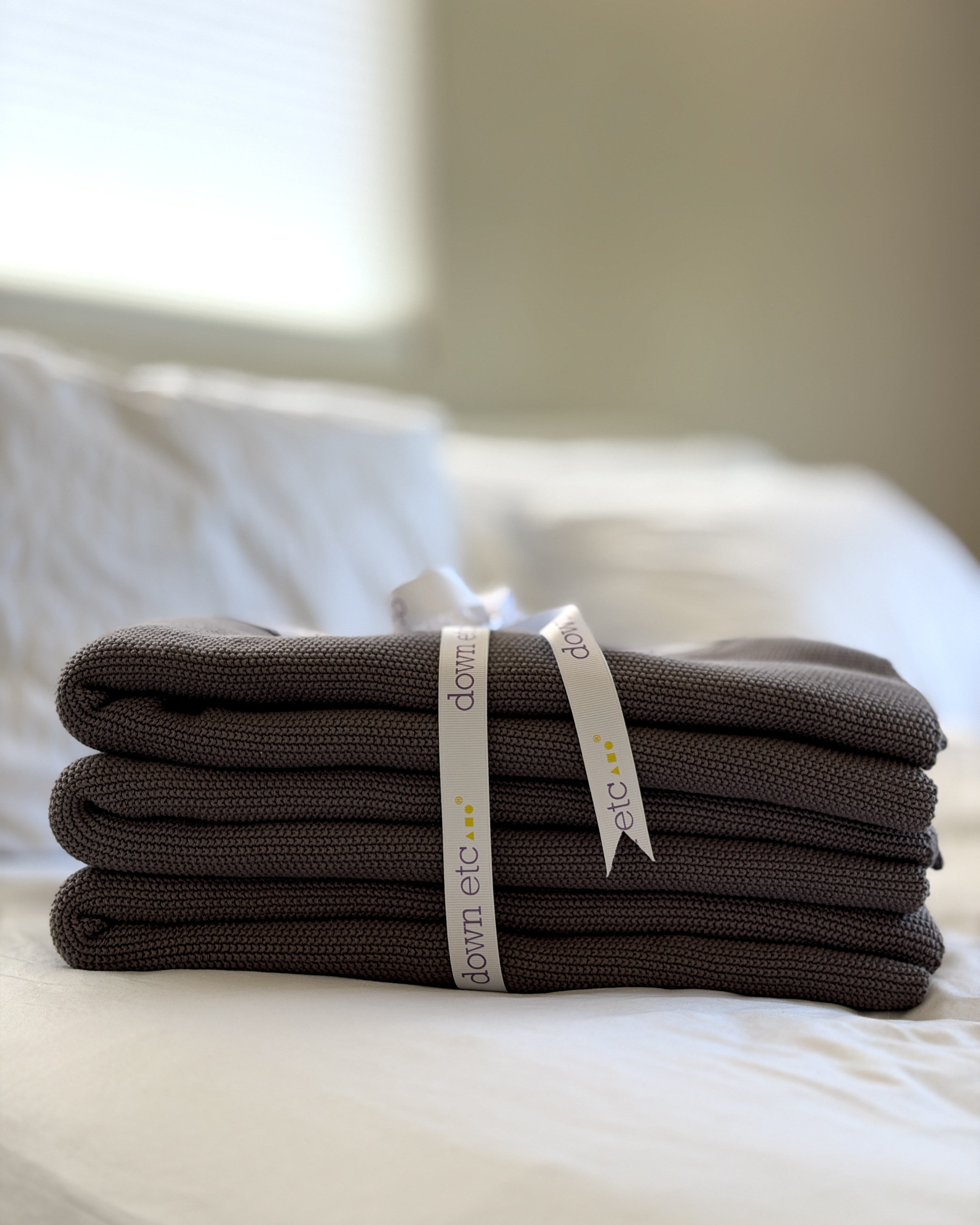 How to Layer a Cozy Bed for All Seasons