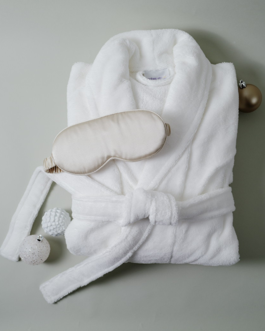 5 Benefits of Sleeping with an Eye Mask