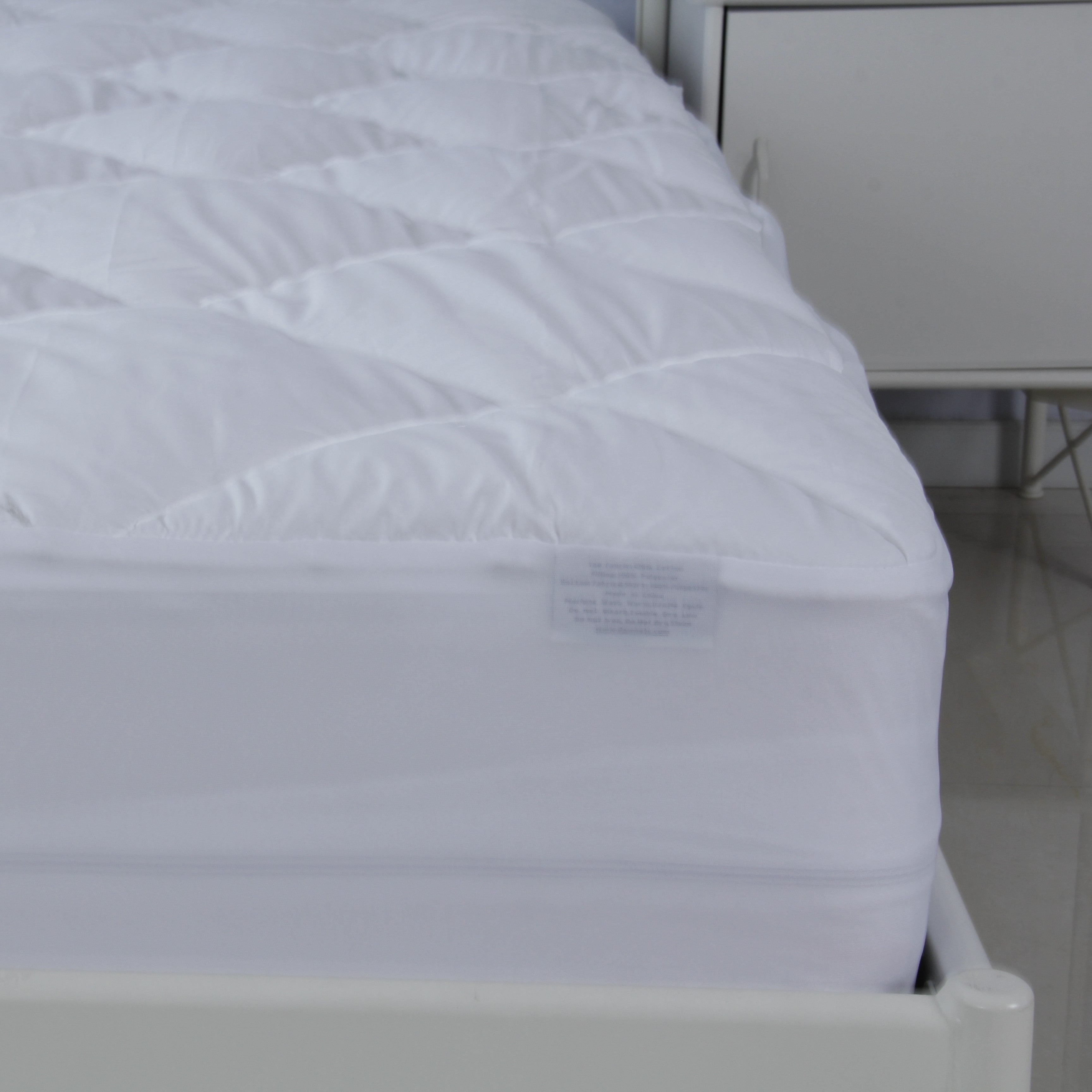 lily pads® waterproof mattress protector pad (15 oz)