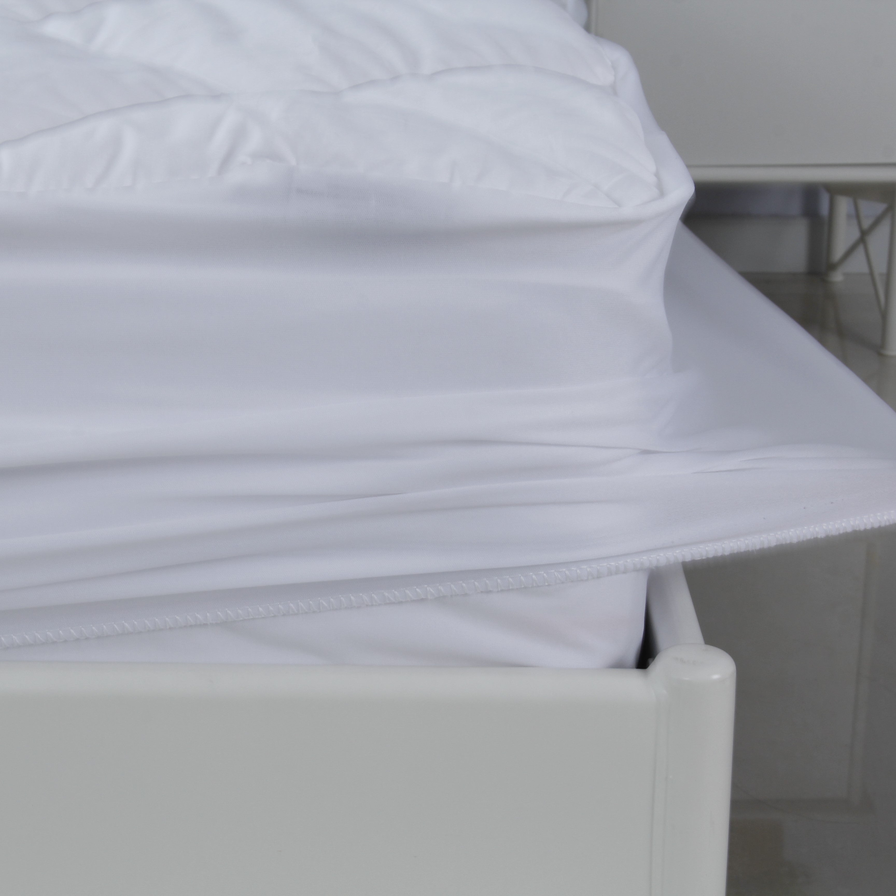 lily pads® waterproof mattress protector pad (15 oz)