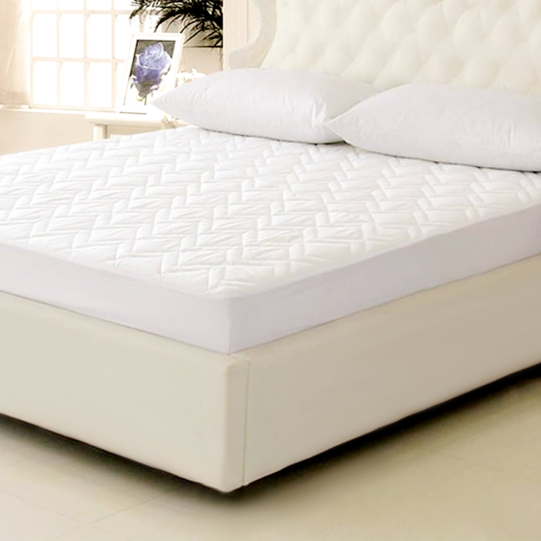 lily pads® waterproof mattress protector pad (5.5 oz)