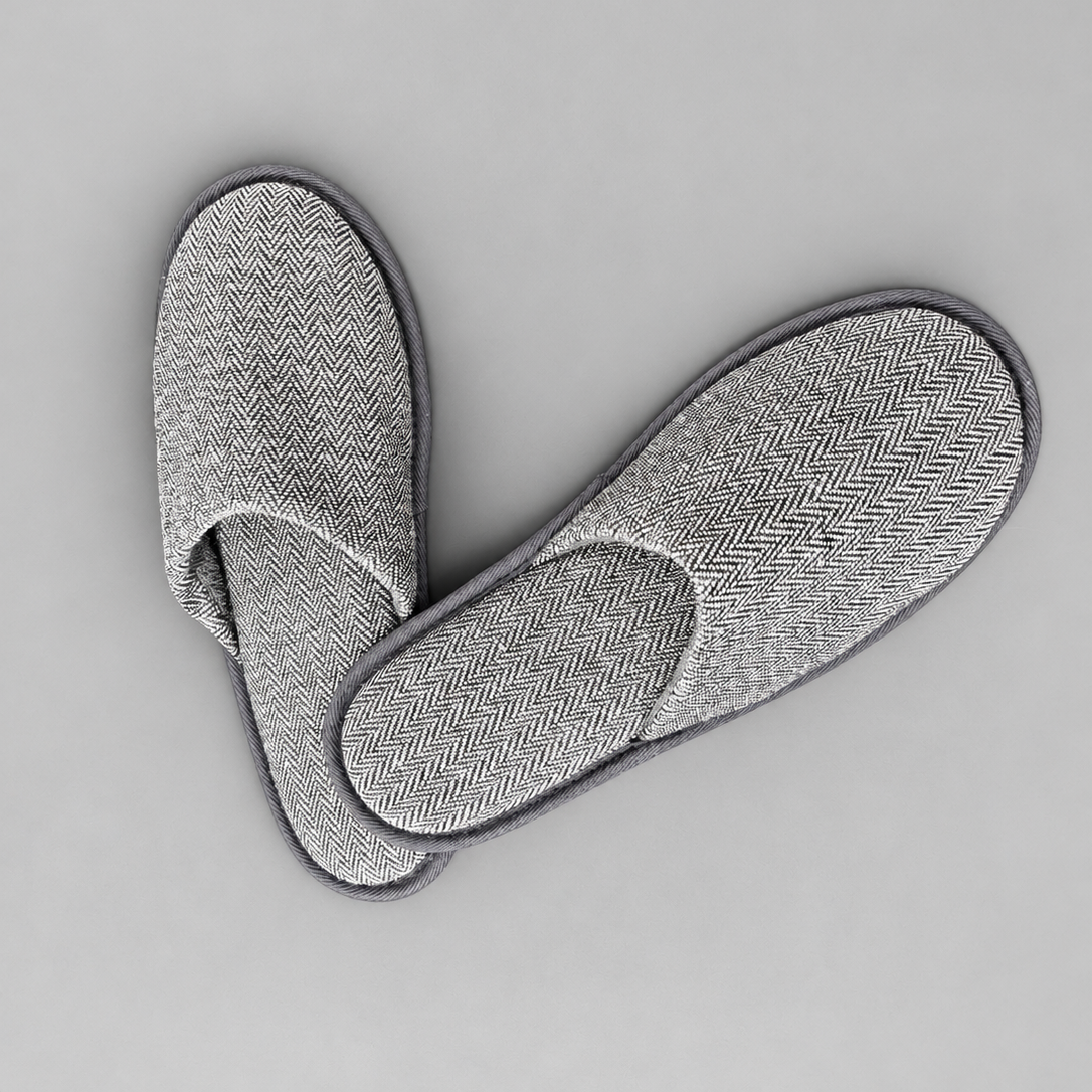herringbone closed-toe slide slippers