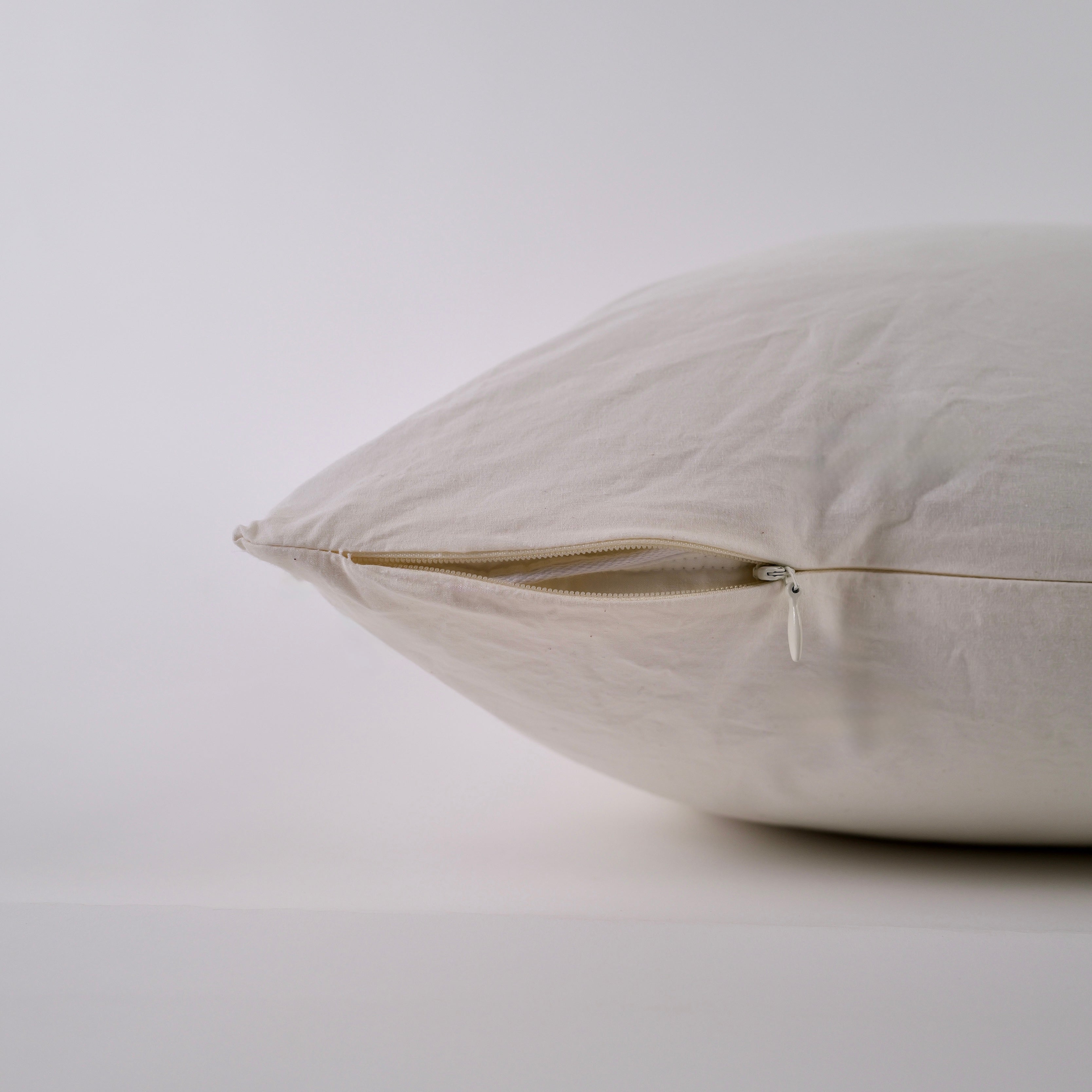 d.o.e. down on earth® organic cotton pillow protector