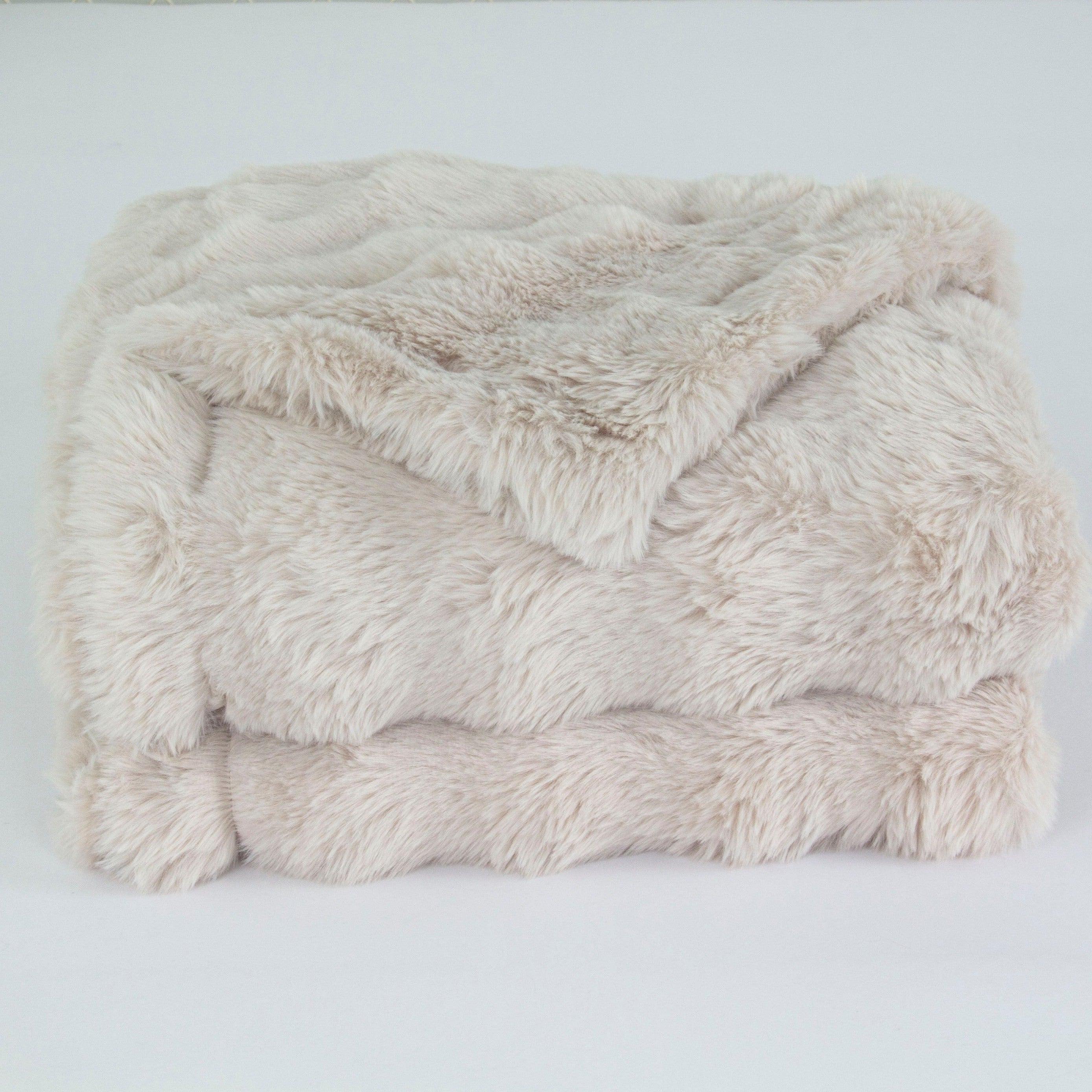 scotia sea faux fur luxe throw, beige