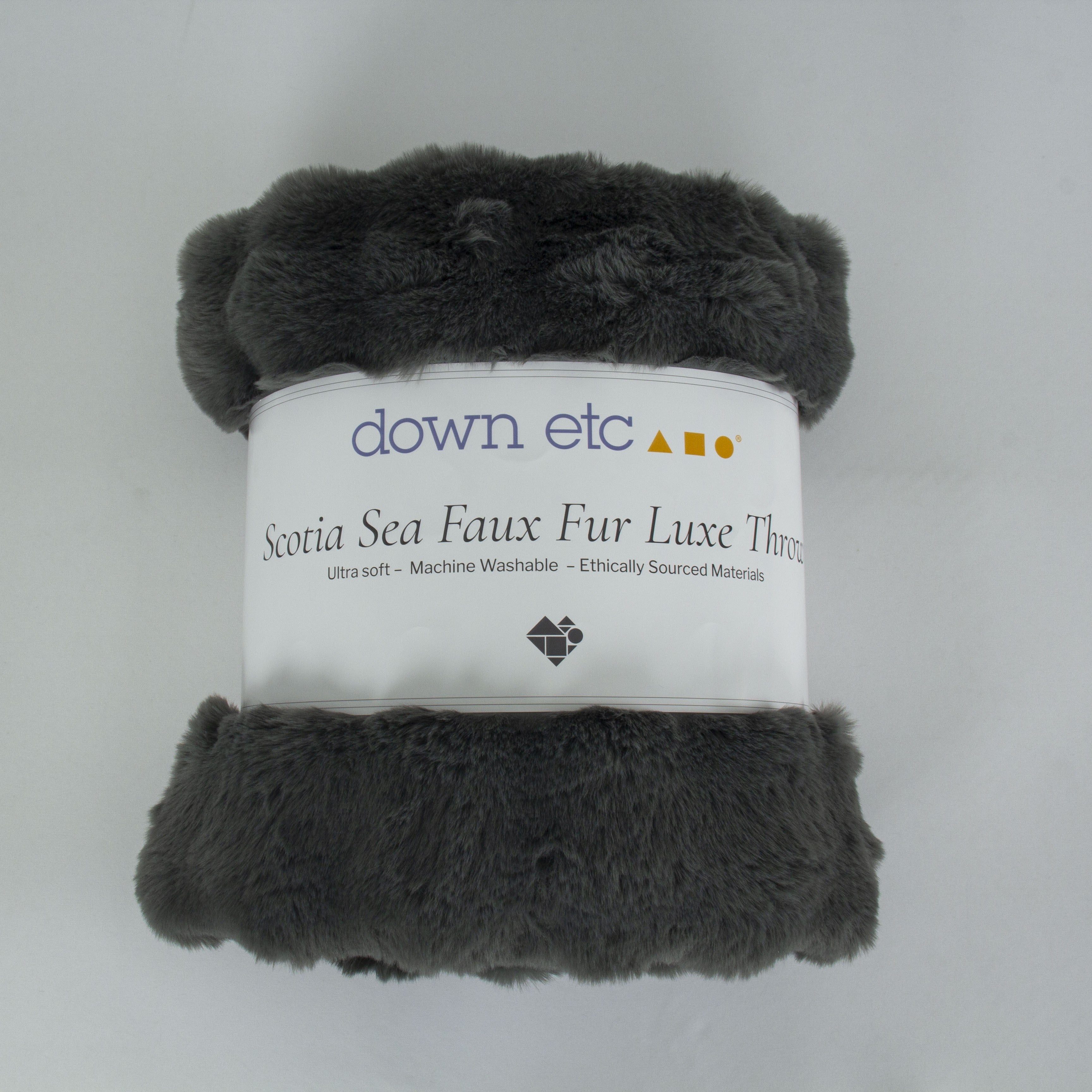 scotia sea faux fur luxe throw, beige