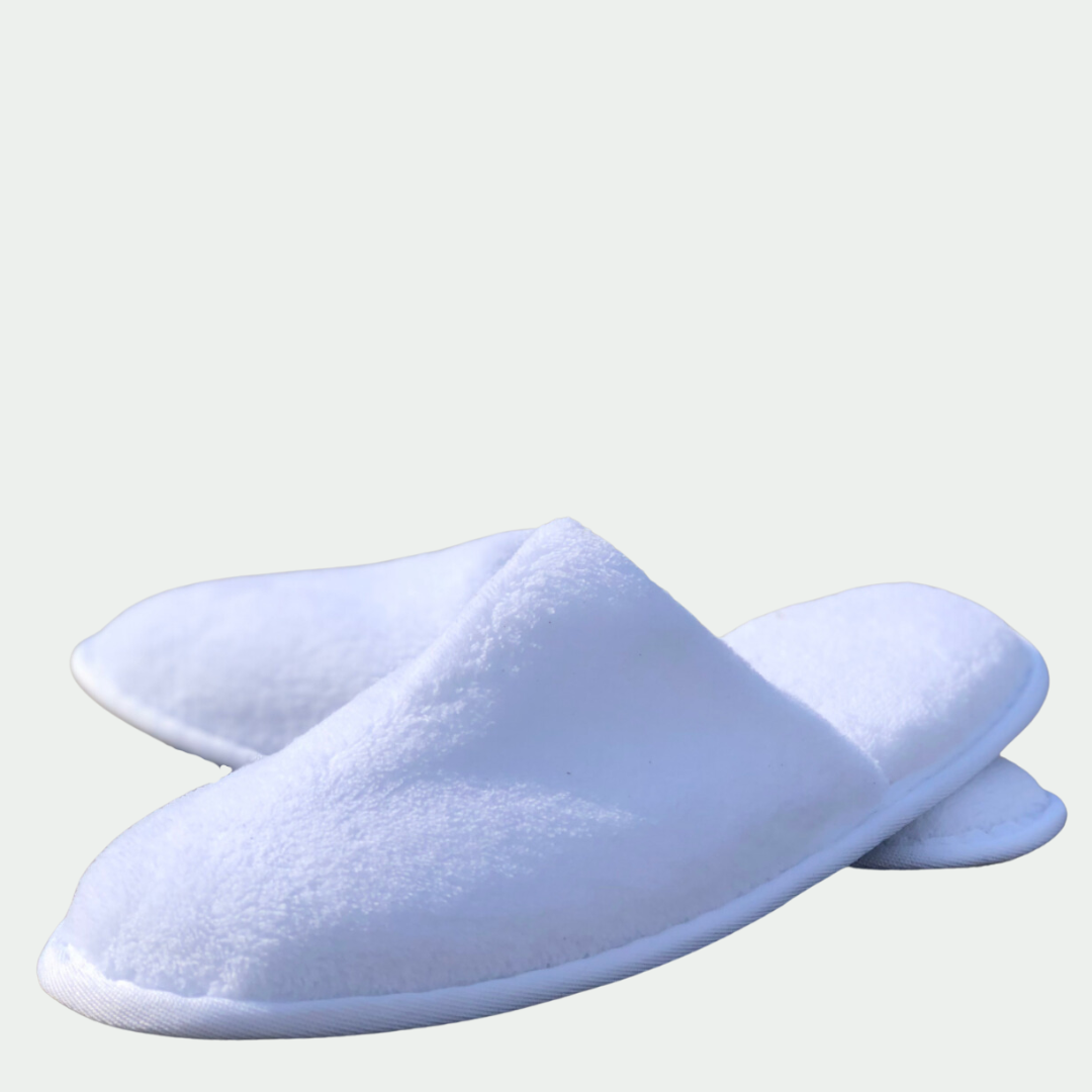 closed toe slide slipper, white