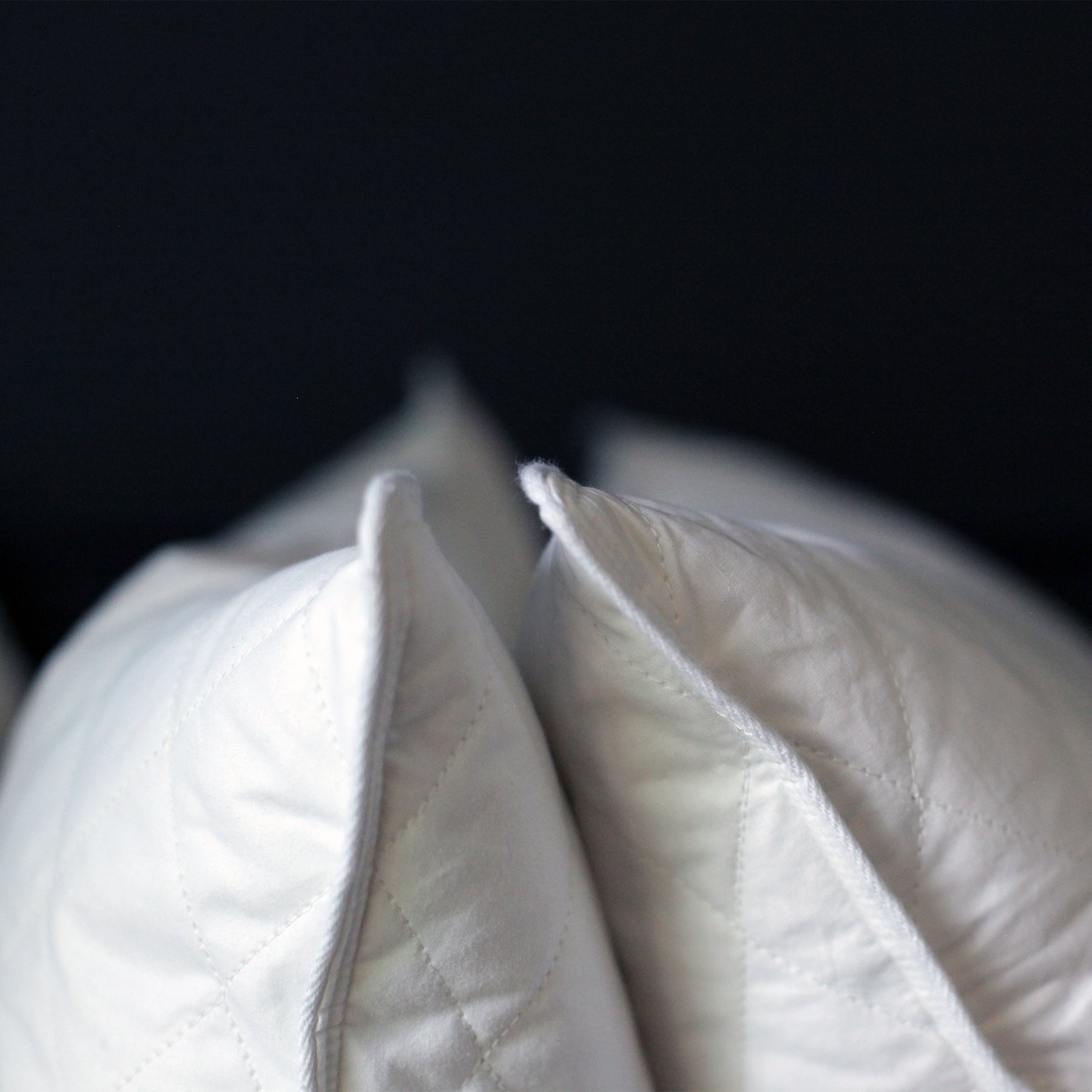 diamond support® down and feather pillow