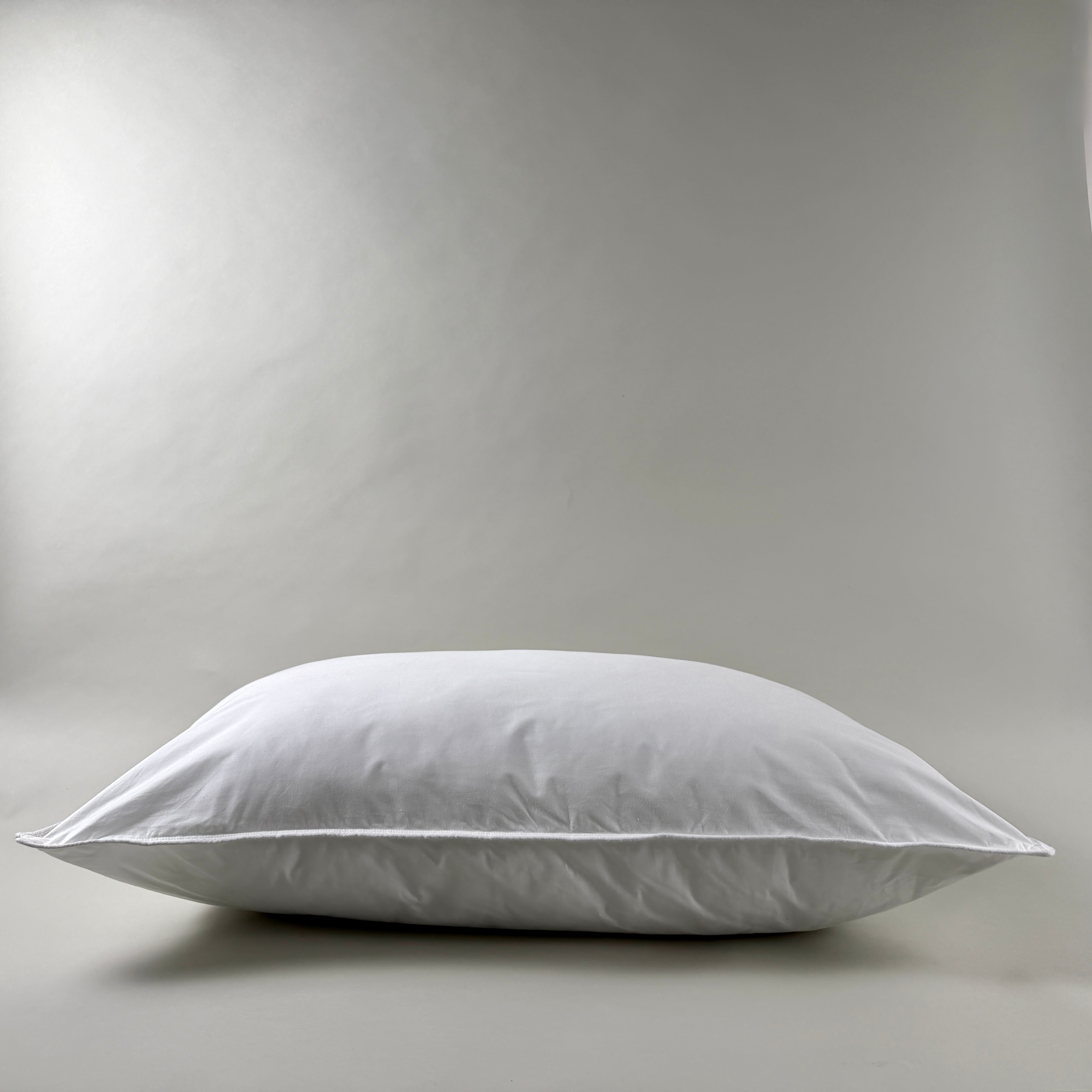 aquaplush® down alternative polyester pillow