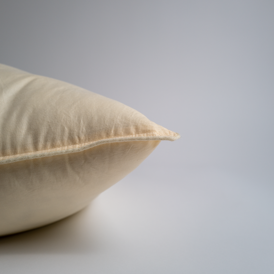 aquaplush® down alternative polyester pillow