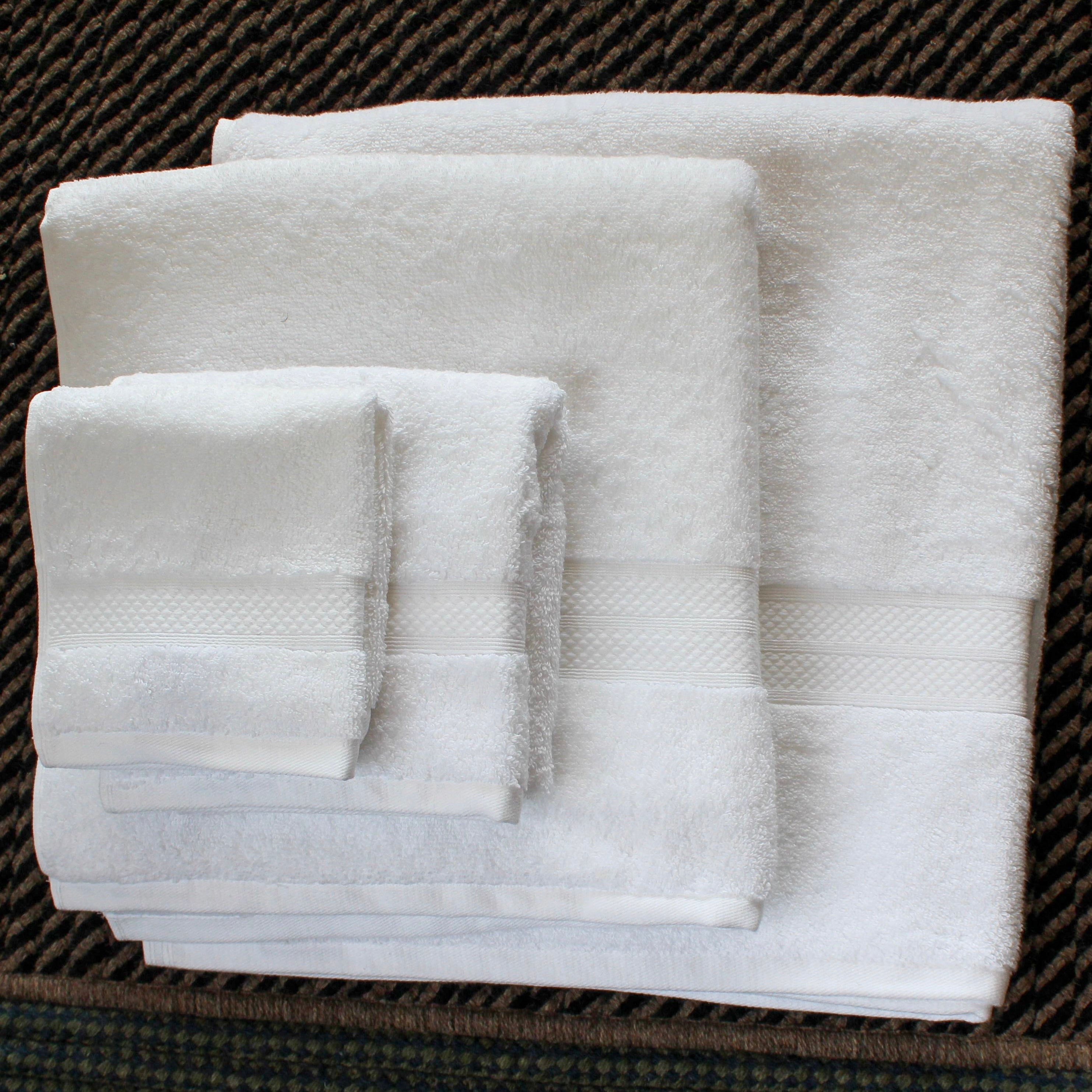 mojave diamond border bath towels