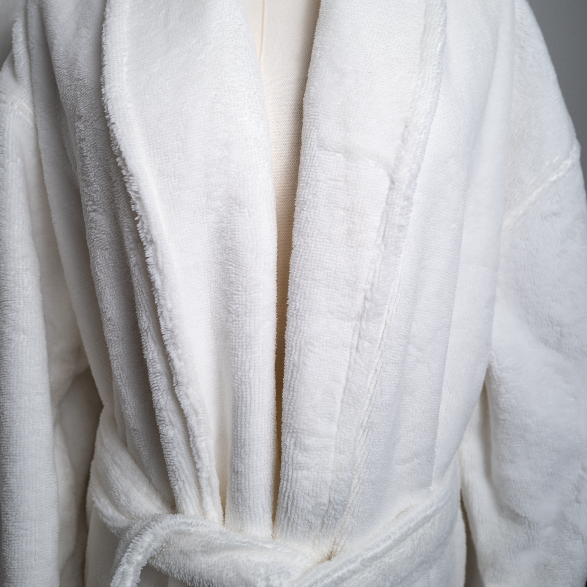 taurus mountain collection absorb8™ shawl collar robe, white