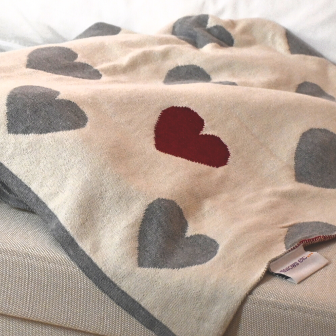 heart knitted throw