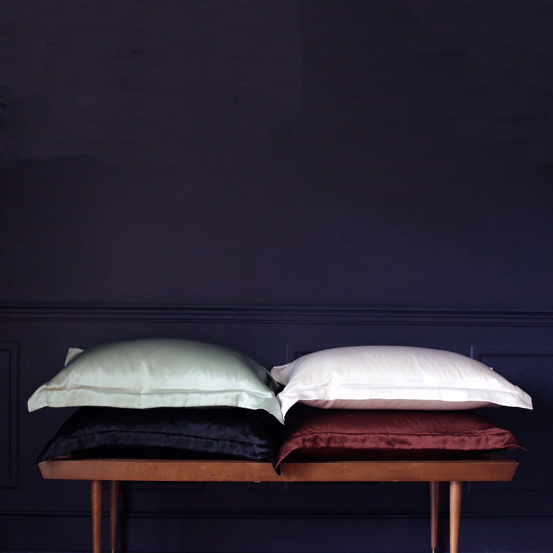 Tiara Silks® Sage Pillowcase+Jade Velvet Travel Bag